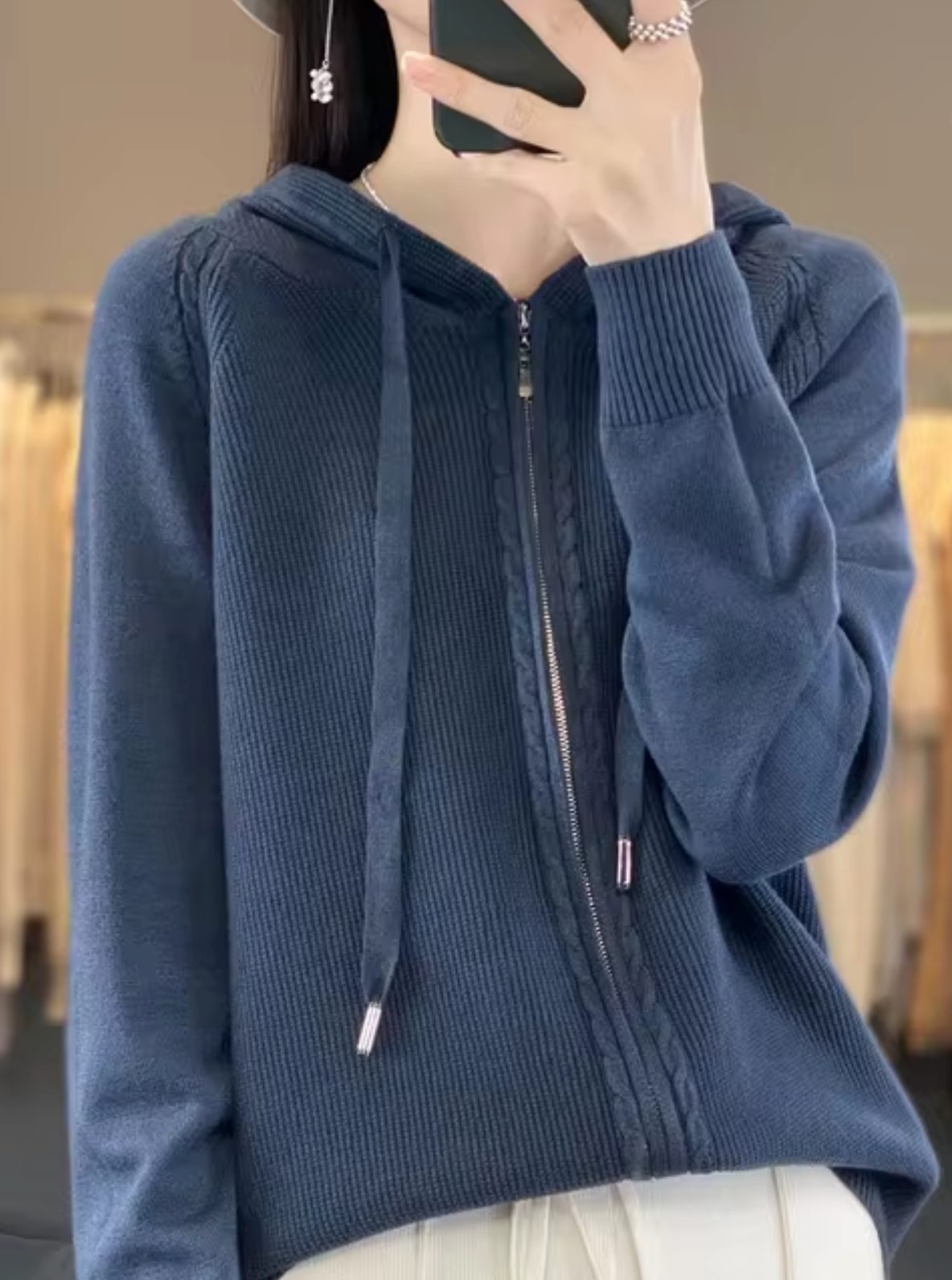 Elarova | Gestrickte Strickjacke mit Kapuze