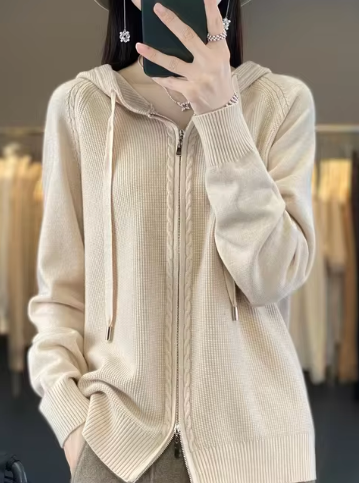 Elarova | Gestrickte Strickjacke mit Kapuze
