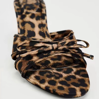 Elarova | High-Heeled Slippers mit Leopardenmuster
