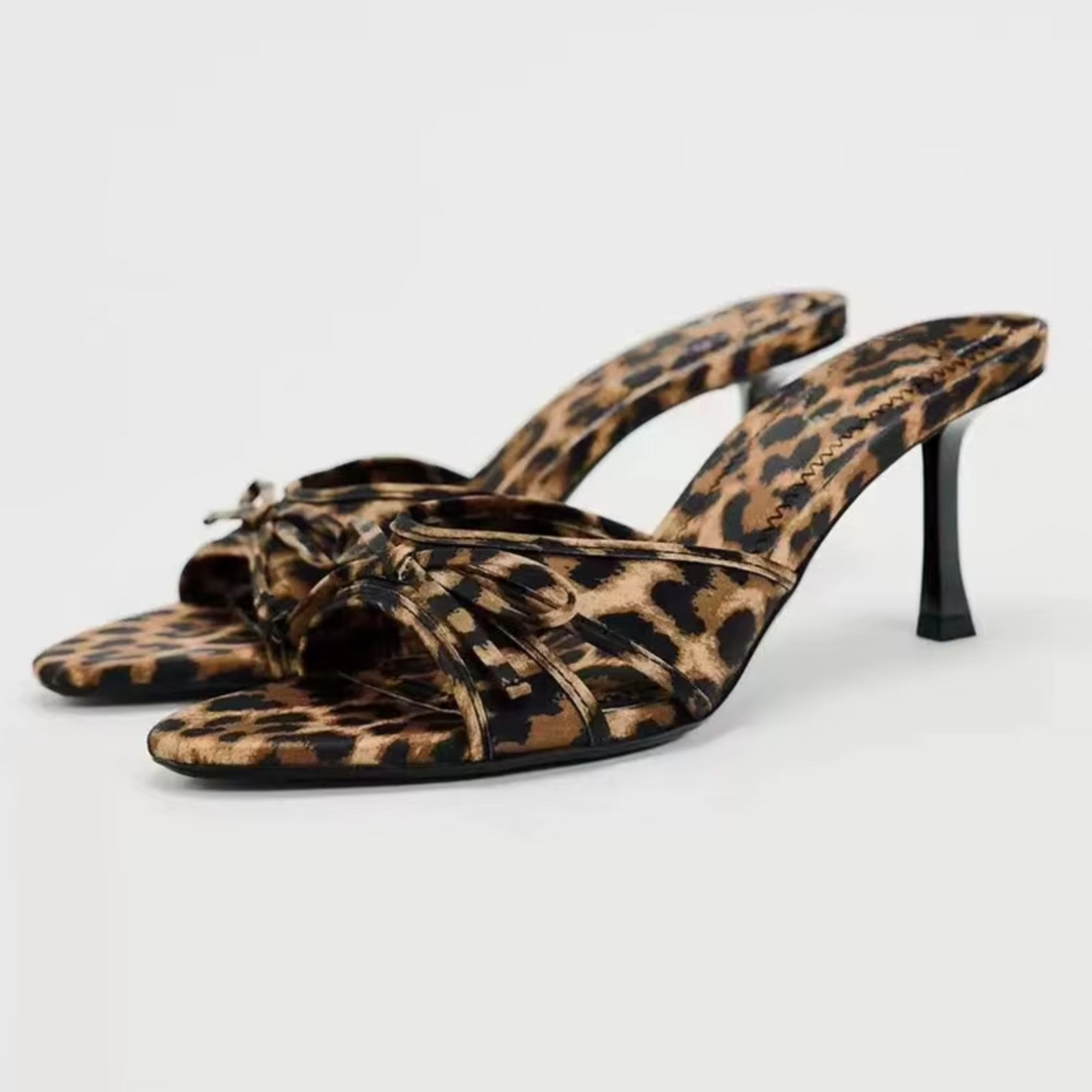 Elarova | High-Heeled Slippers mit Leopardenmuster