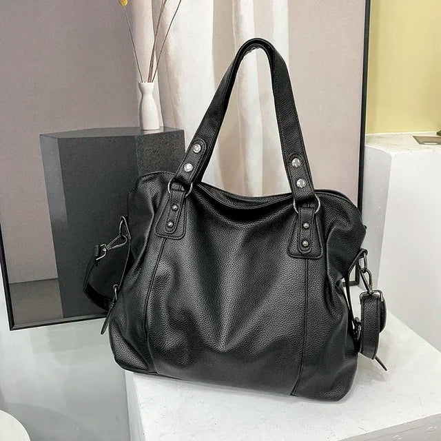 Elarova | HoboSchultertasche aus Leder für Damen