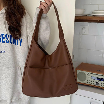 Elarova | HoboUmhängetasche aus Kunstleder Kuriertasche