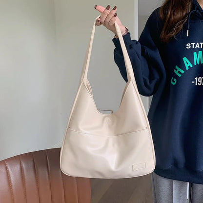 Elarova | HoboUmhängetasche aus Kunstleder Kuriertasche