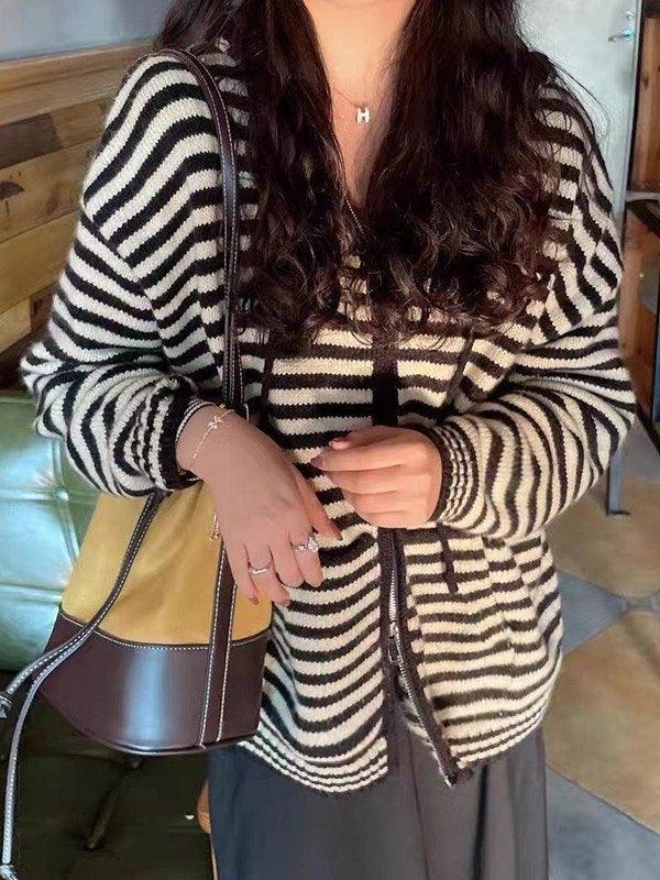 Elarova | Hooded Gestreifter Langarmstrickstrickjacke