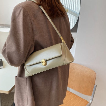 Elarova | Klassische BaguetteSchultertasche im VintageStil