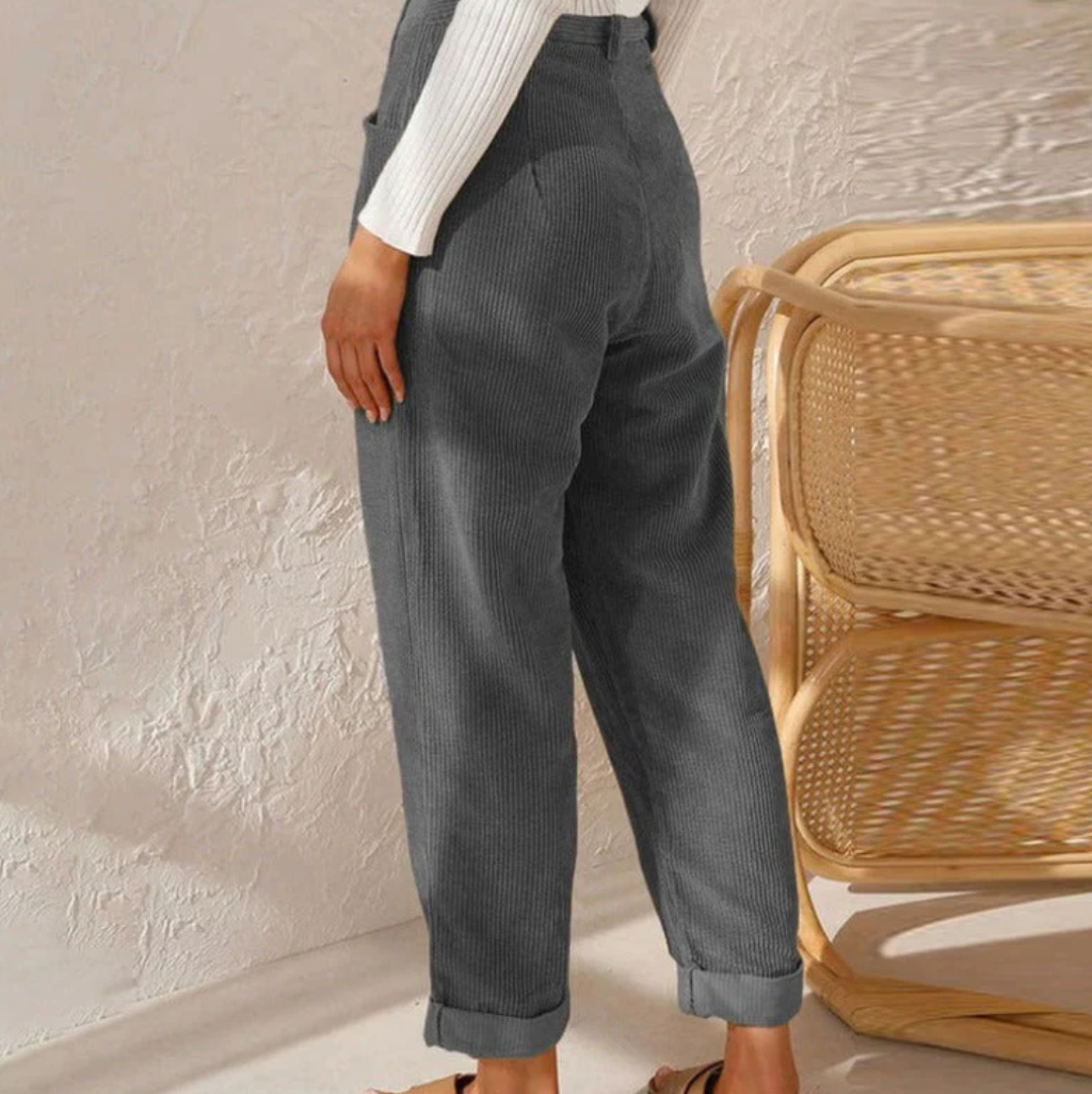 Elarova | Kord Hose