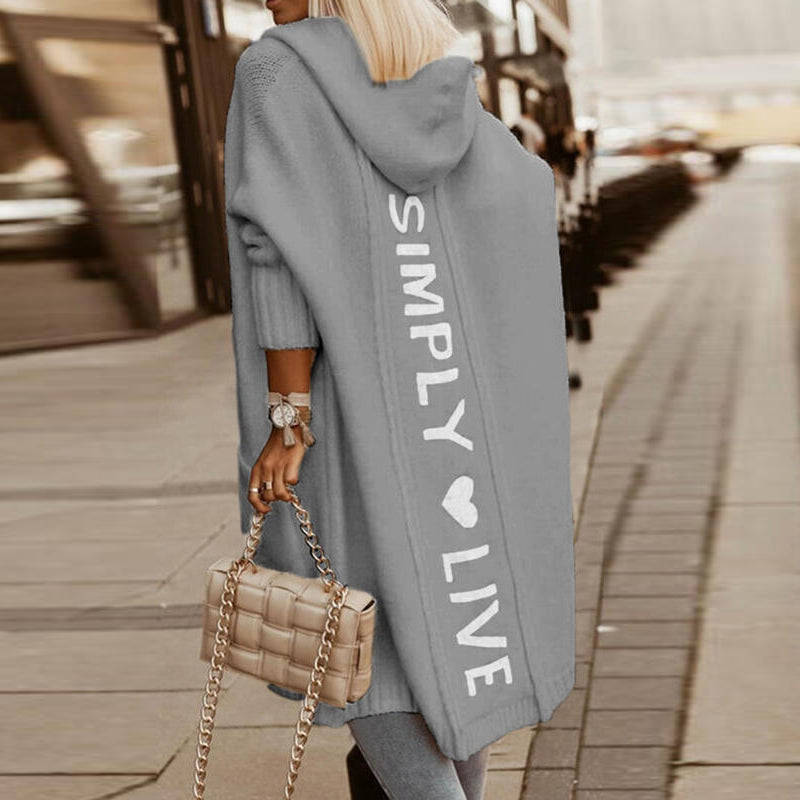 Elarova | Kuscheliger KapuzenKuschelmantel: Damen Strickjacke mit BuchstabenPrint