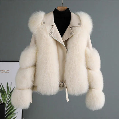 Elarova | Luxuriöse flauschige Winterjacke für Frauen 2024 Style