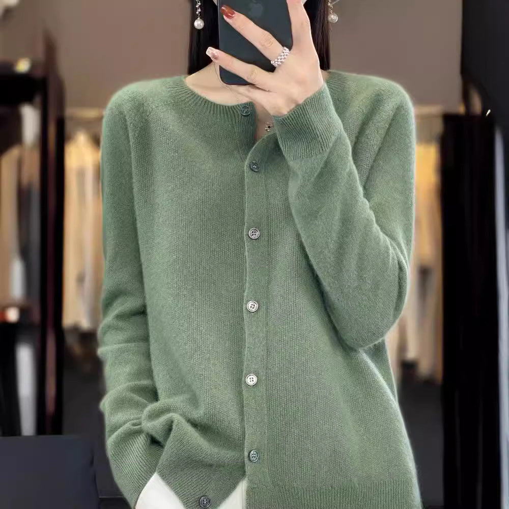 Elarova | Merino Wollstrickjacke Mit Rundhalsausschnitt Und Langen Ärmeln