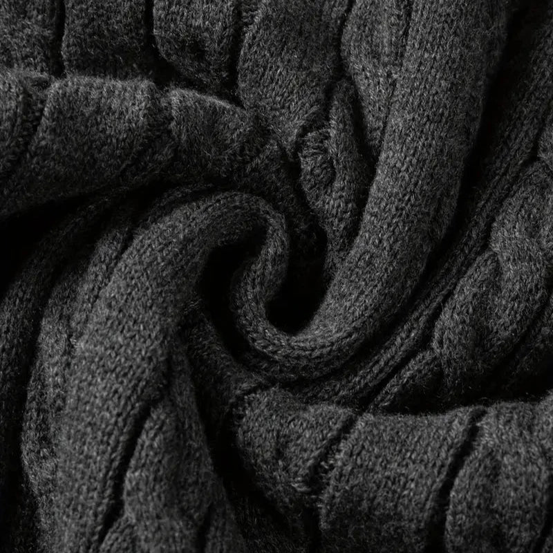 Elarova | Pullover – Halbreißverschluss mit Zopfmuster und verstellbarer Belüftung