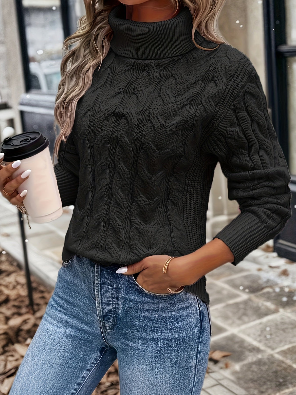Elarova | Rollkragenpullover im Kabelstrick Design