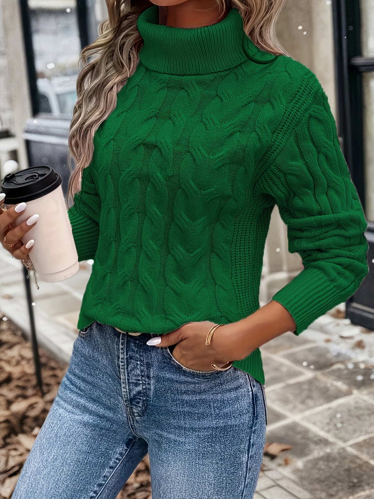 Elarova | Rollkragenpullover im Kabelstrick Design