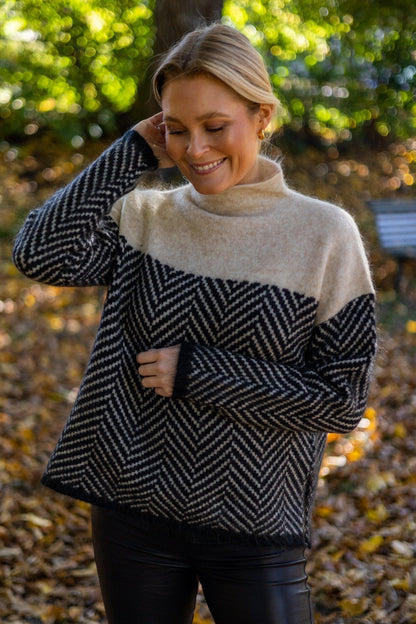Elarova | Stylischer Pullover mit hohem Kragen