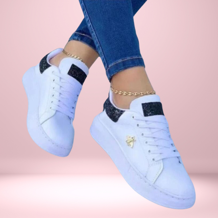Elarova | Turnschuhe Schritt Mit unseren schillernden, mit Glitzer verzierten Turnschuhe in den Style