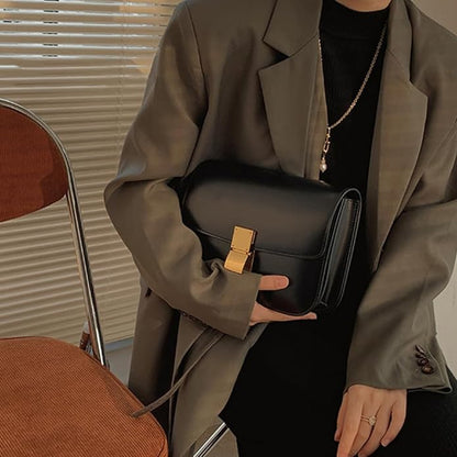 Elarova | Umhängetasche mit zeitlosem Design und hochwertigem Leder