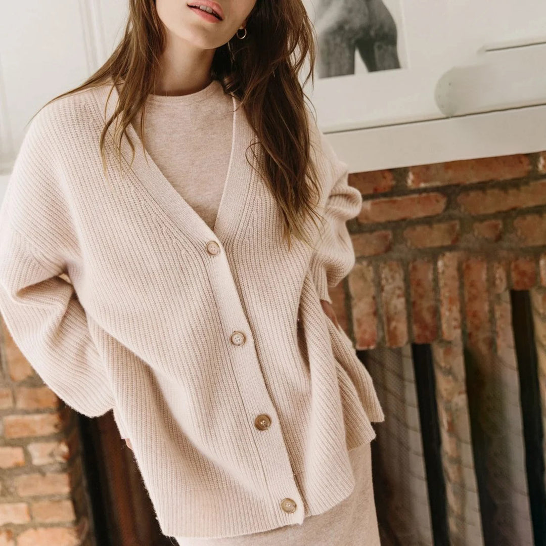 Elarova | Warme KnopfStrickjacke für Damen