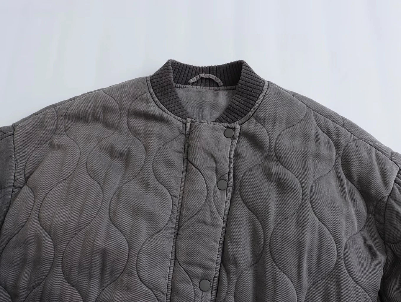 Elarova | Wattierte Bomberjacke mit Steppdesign und Rippbündchen
