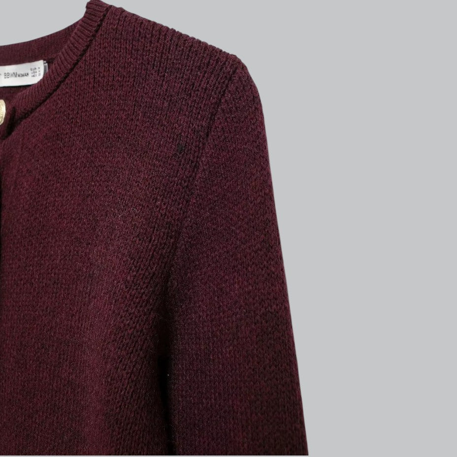 Elarova | Weicher Strickcardigan mit goldenen Knöpfen