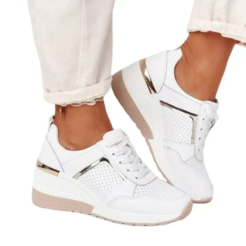Elarova | orthopädische, modisch ausgestellte Sneaker mit Glanz
