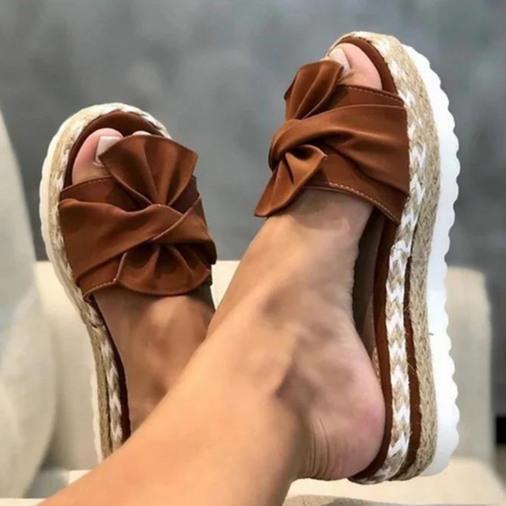 Elegante Damensandalen von Irma mit modischer Schleife