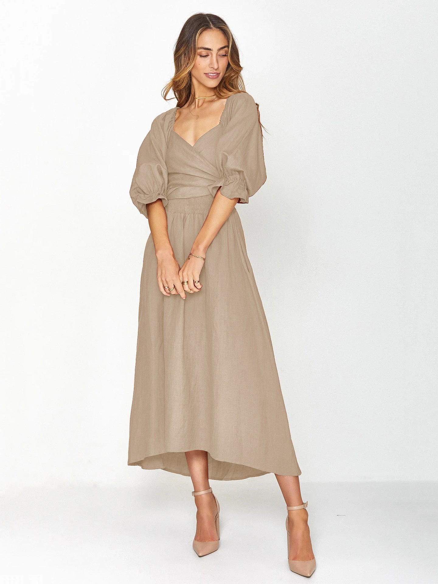 Elegantes Kleid von Elarova mit Bindegürtel