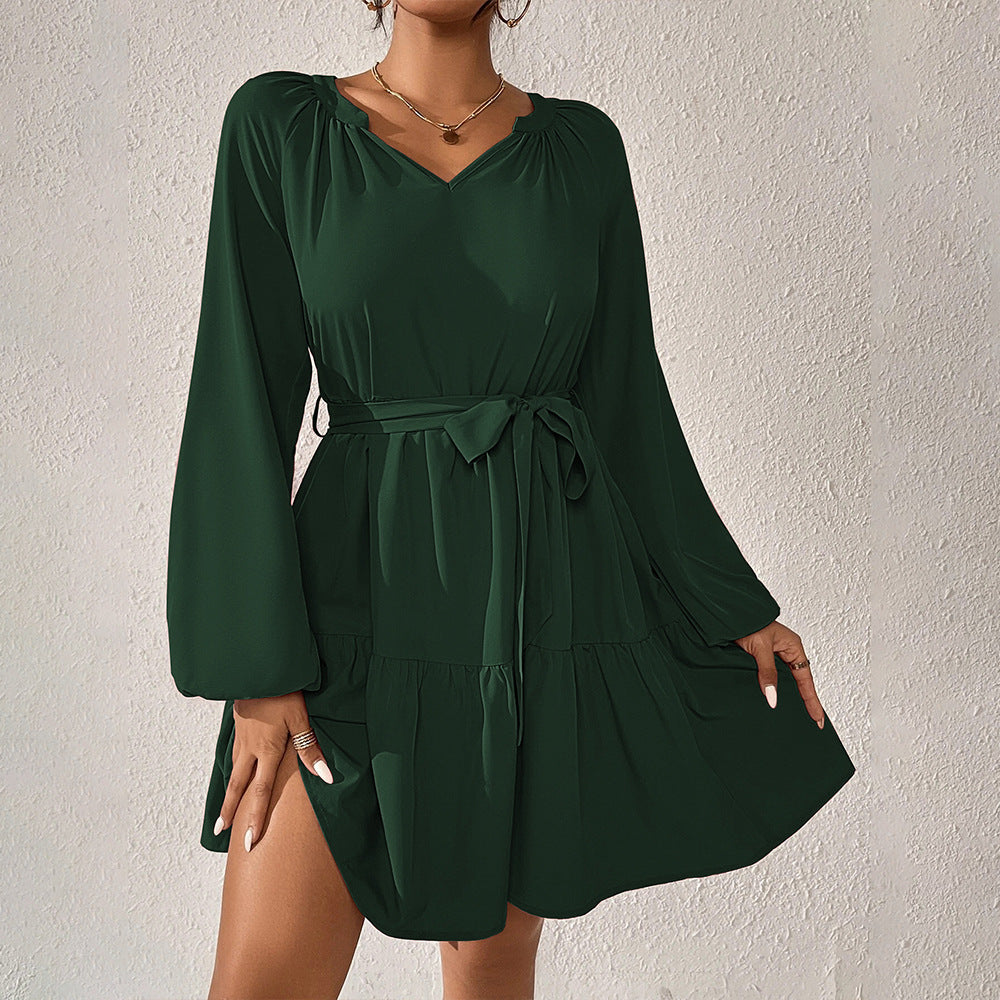 Elegantes Langarmkleid mit Rüschen von Elarova