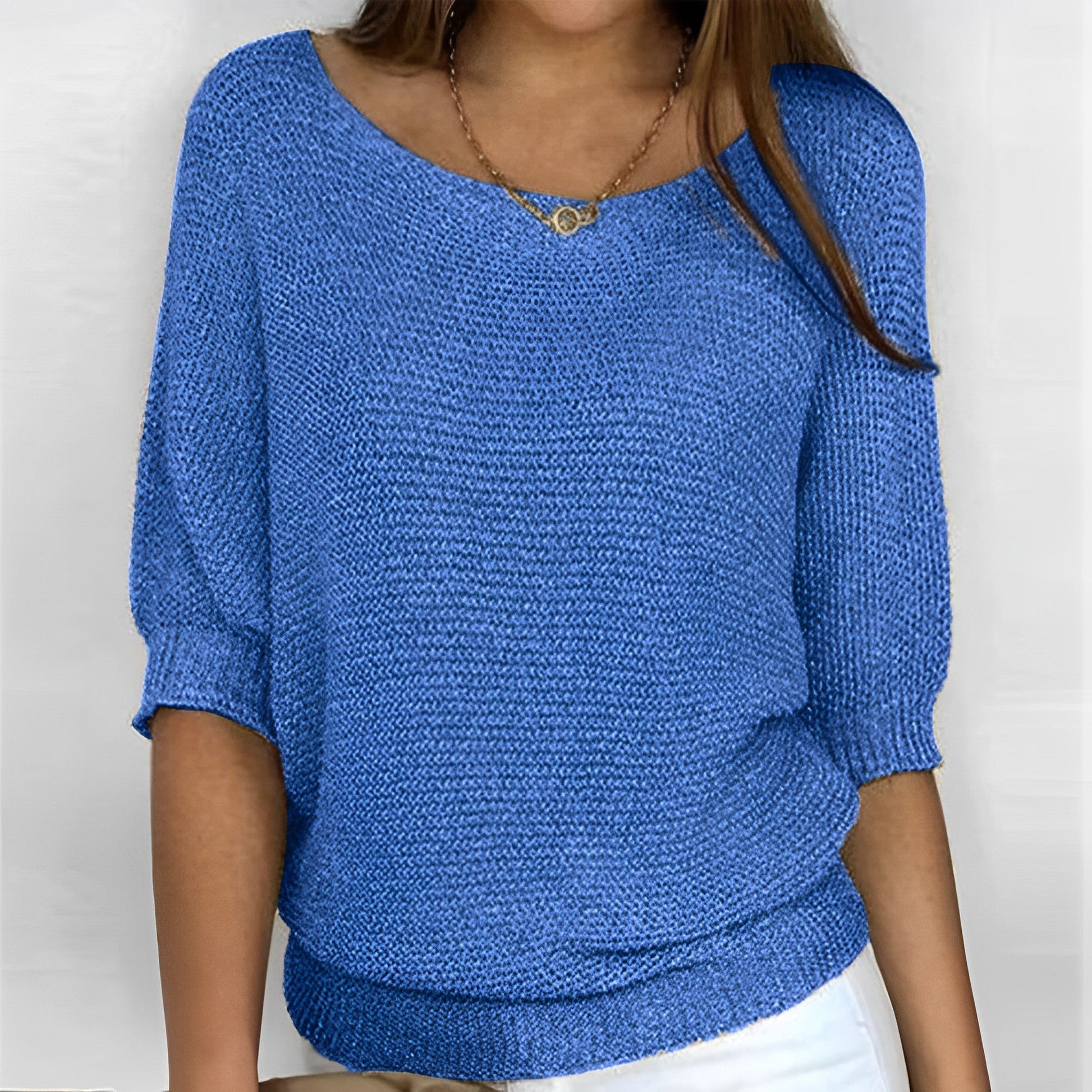 Elegantes Pullover-Shirt von Leonie mit Halfter-Ausschnitt