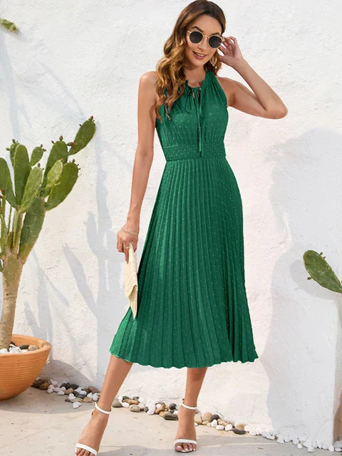 Elegantes schwarzes Irina-Plisseekleid mit Halterneck für besondere Anlässe