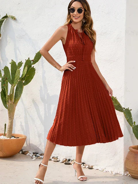 Elegantes schwarzes Irina-Plisseekleid mit Halterneck für besondere Anlässe