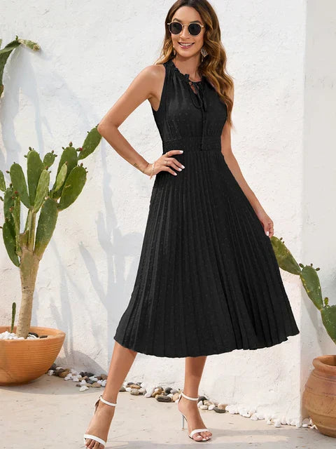 Elegantes schwarzes Irina-Plisseekleid mit Halterneck für besondere Anlässe