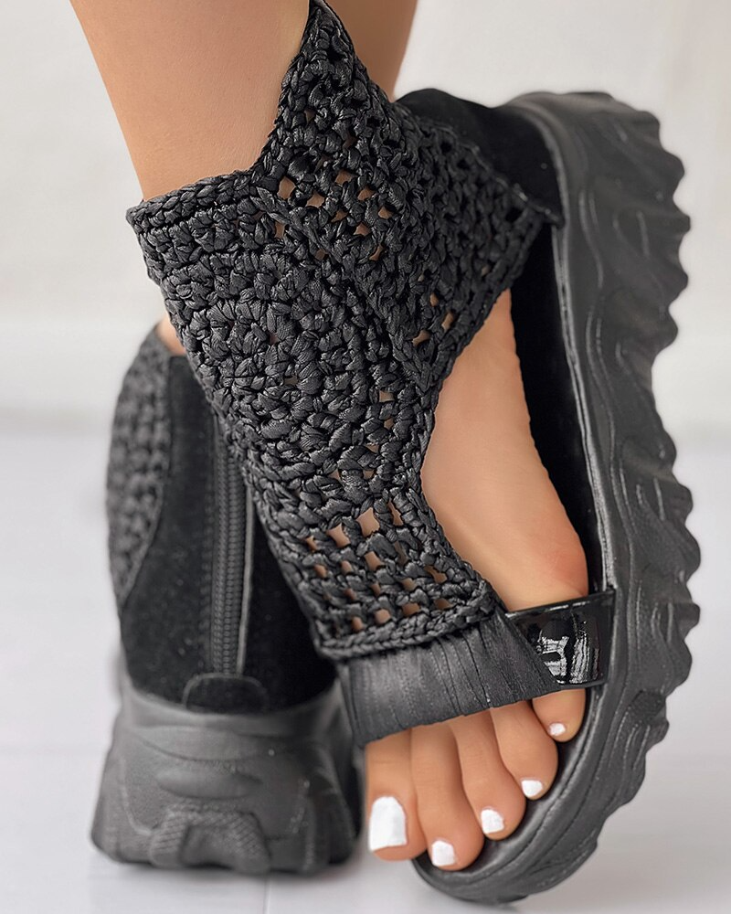 Eliana: Dehnbares Strick-Sandalenmodell