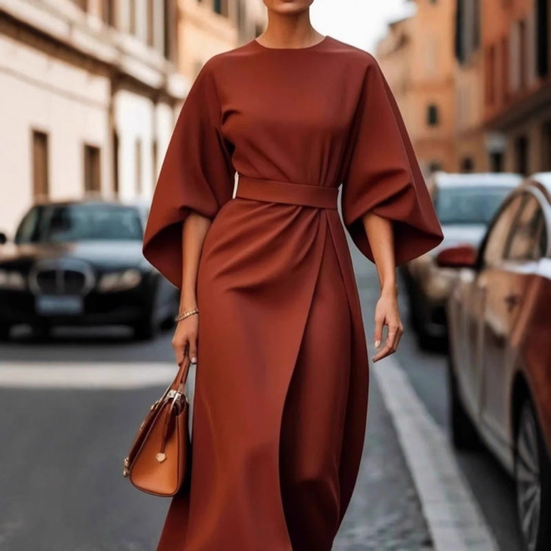 Fledermausärmeliges, lässiges Taillenkleid mit langem Rock von Elarova