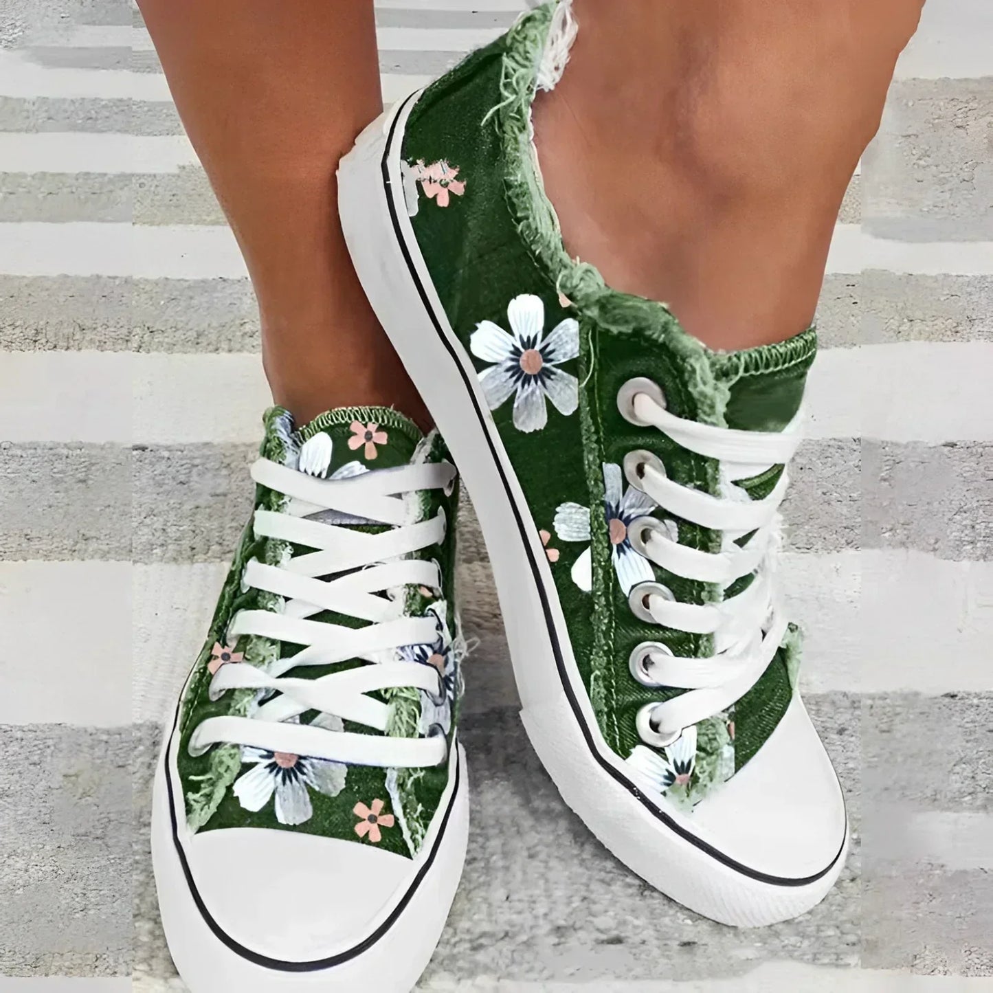 Florianne Flat Shoes with Flower Print