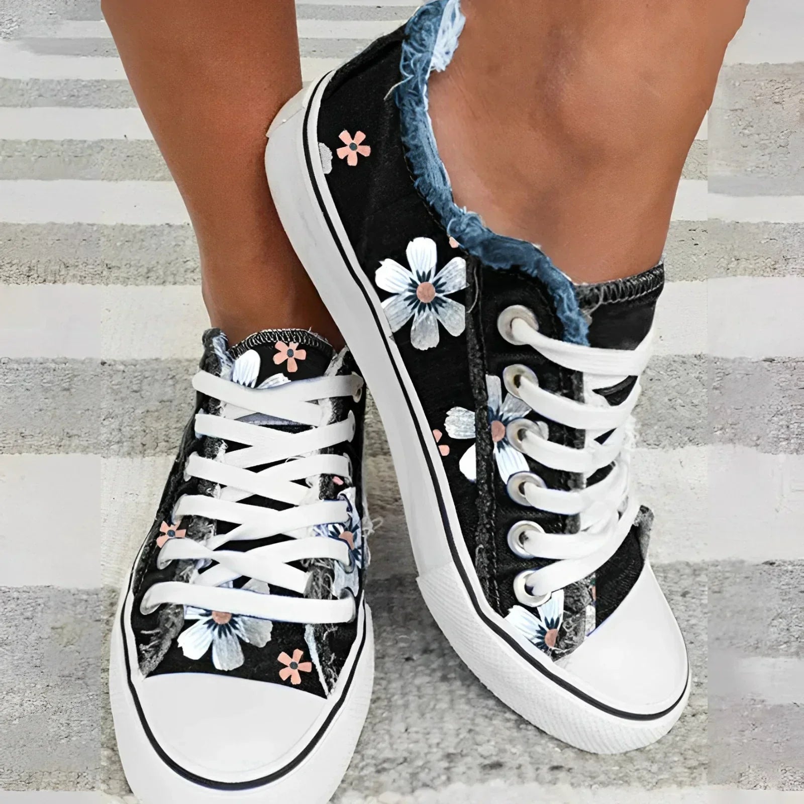 Florianne Flat Shoes with Flower Print