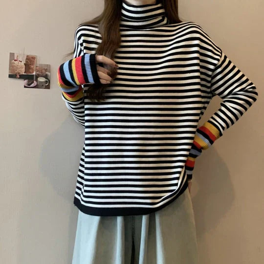 Gestreifte Pulli mit hohem Halsauschnitt