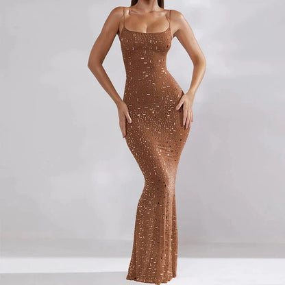 Glitzerndes, figurbetontes Maxikleid für den Abschlussball
