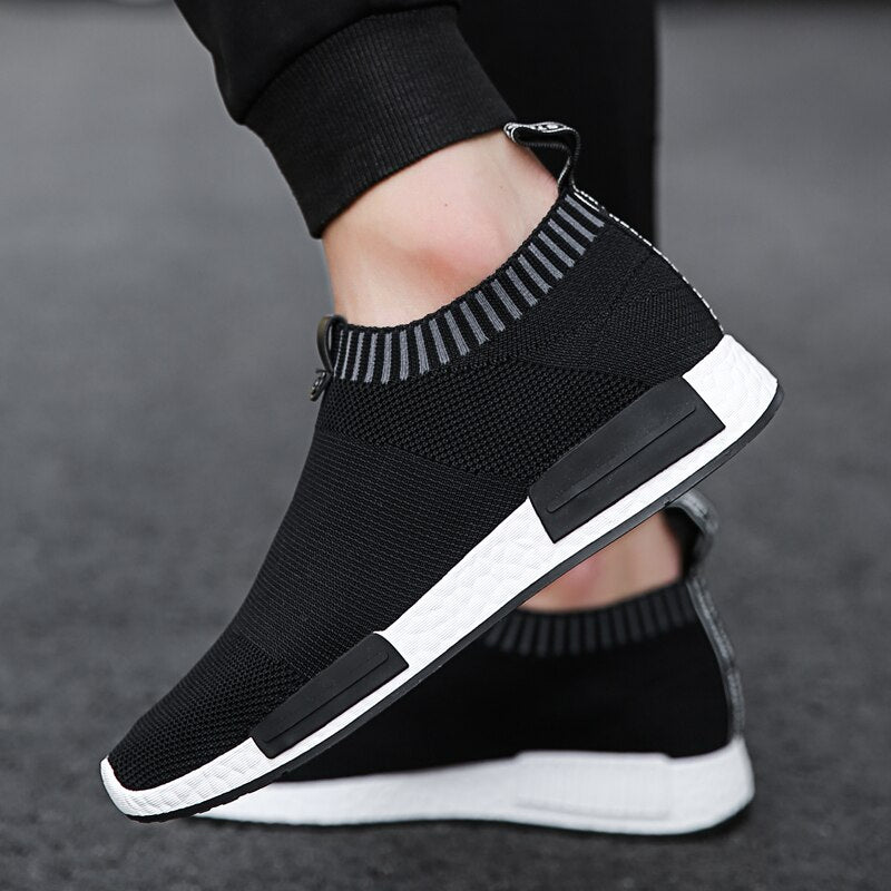 Komfortable leichte Herrensneaker - Dustu