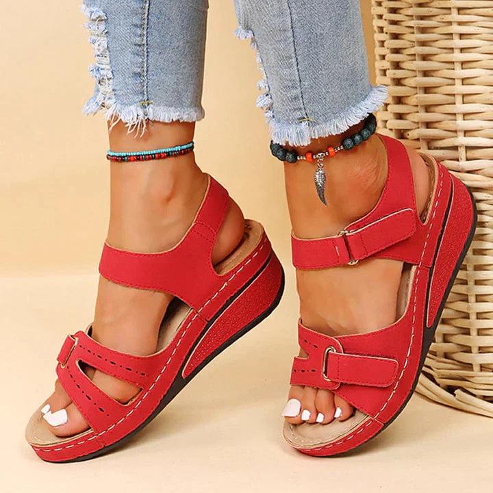 Komfortable orthopädische Keilsandalen von Juris