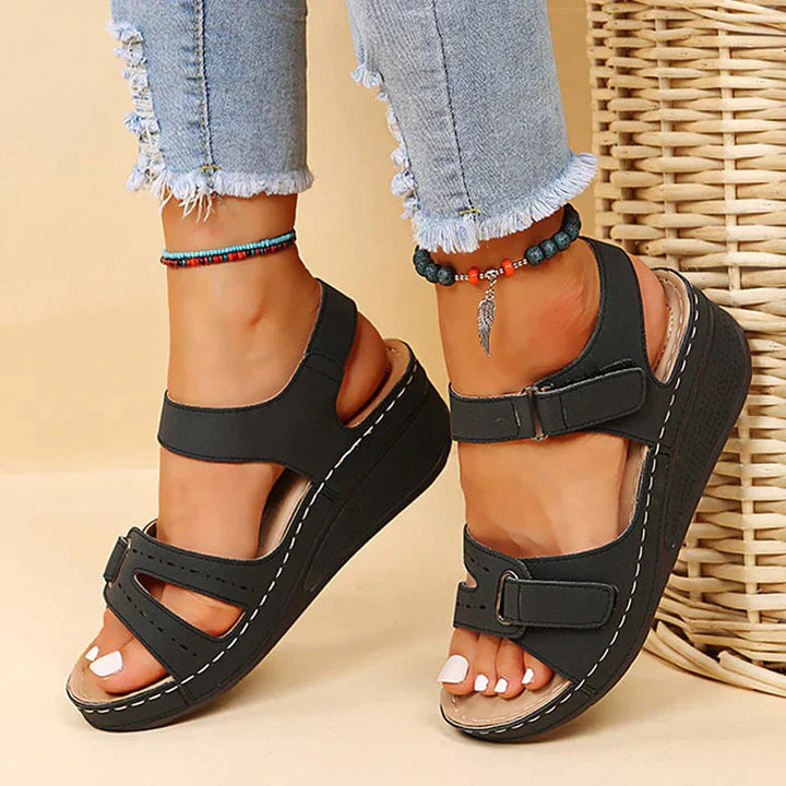Komfortable orthopädische Keilsandalen von Juris