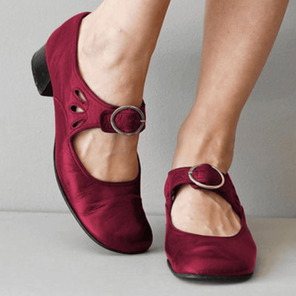 Komfortable orthopädische Ledersandalen für den Sommer