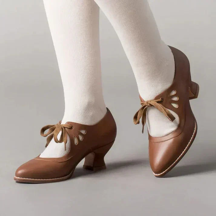 Komfortable orthopädische Schuhe im Vintagestil von Joanie