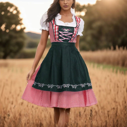 Kurzärmiges Dirndl mit Karomuster für das Oktoberfest