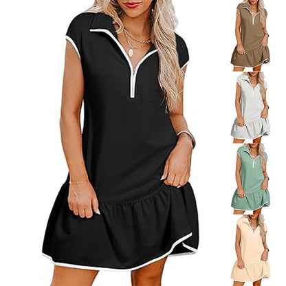 Kurzes Ruby Kleid mit Polokragen und Reißverschluss
