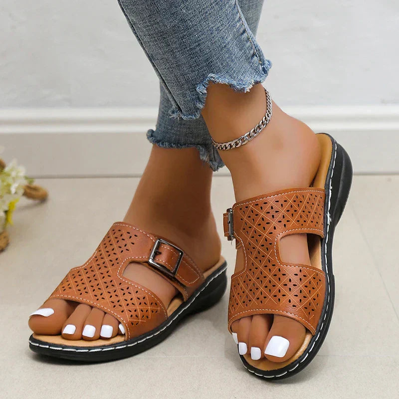 LIZA – Orthopädische Sandalen mit Schnallen