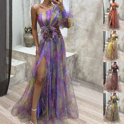 Langes Lydia Kleid mit Off-Shoulder-Ausschnitt und Batikprint