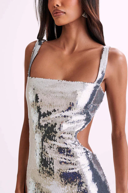 Langes silbernes Kleid