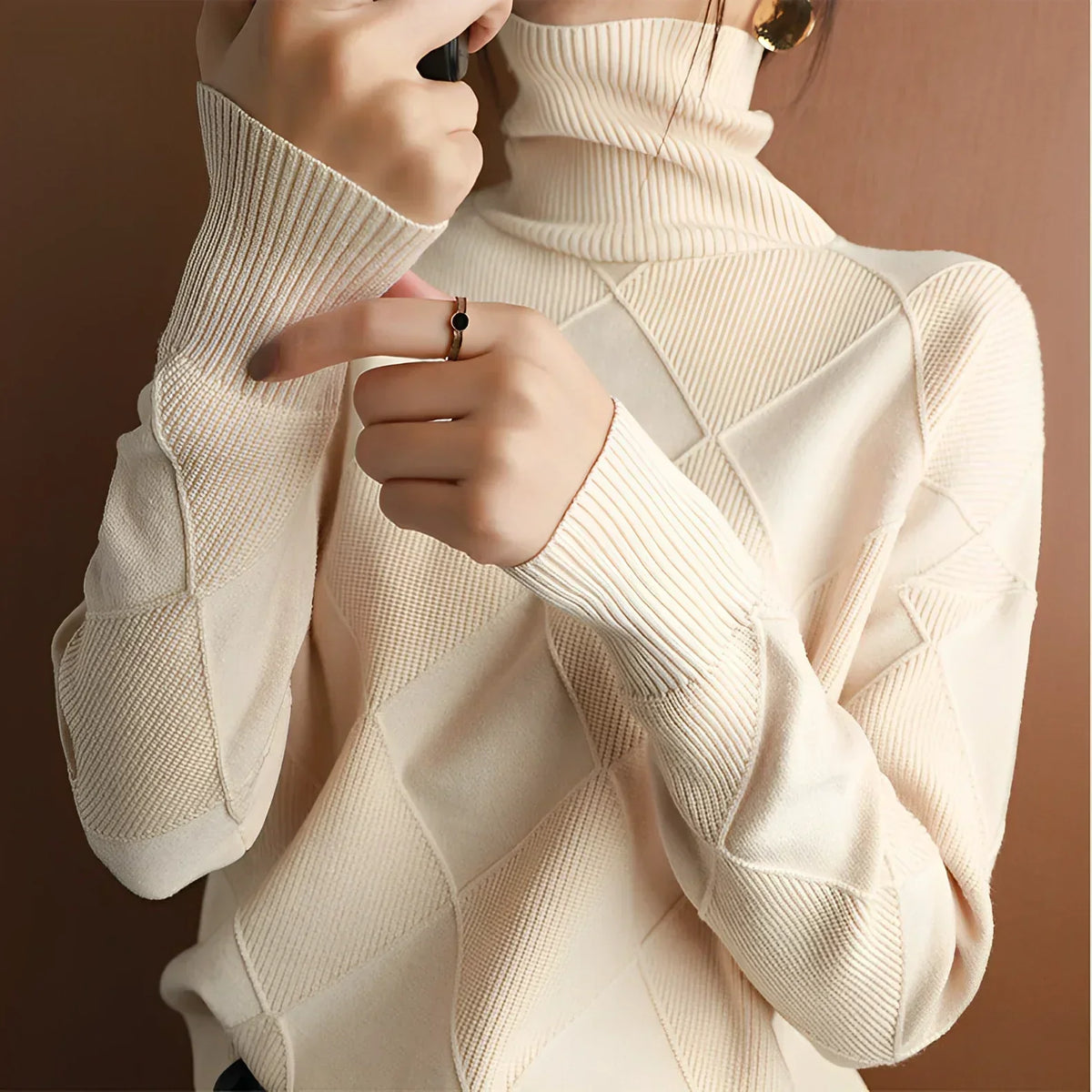 Layla™ GEWIRKTE TURTLENECK