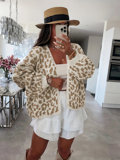 LeoElegance™ – Modische Damen Strickjacke mit Leopardenmuster