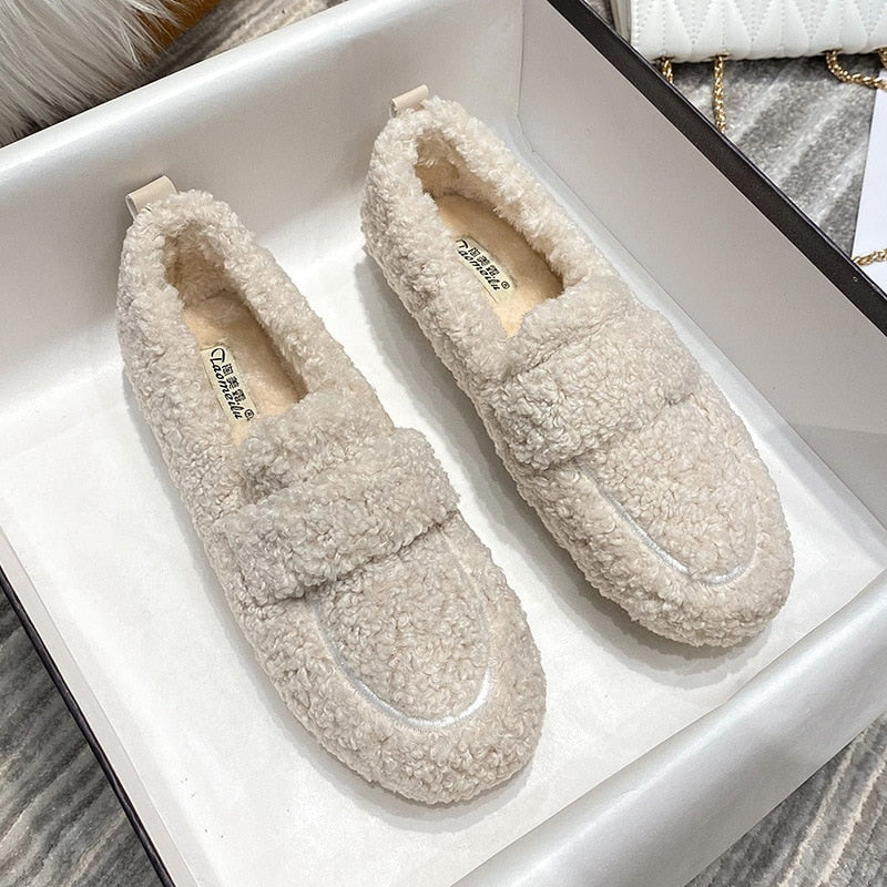 Lira – Elegant Luxury Slippers