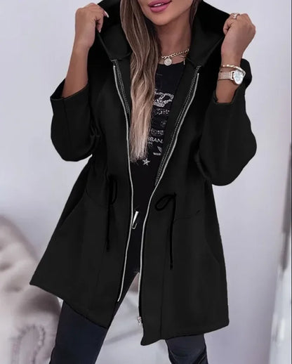Luthion Damenjacke mit Kapuze und plissierter Taille
